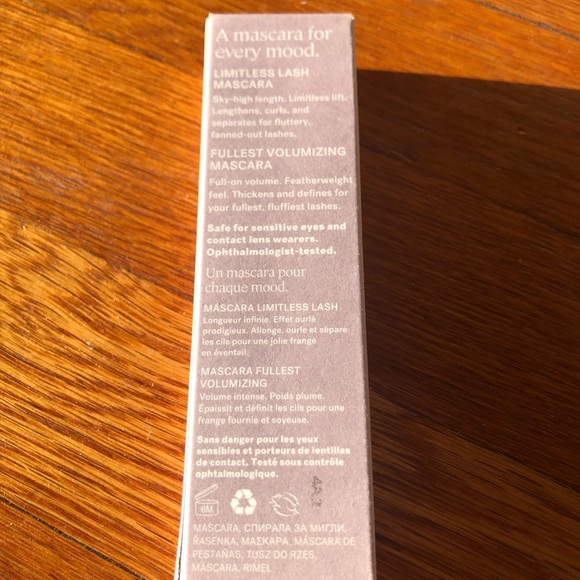 *NEW* ILIA Mini Fullest Volumizing Mascara ONLY - Picture 3 of 4